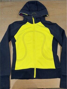 Lululemon Scuba Hoodie SIZE 8 Stretch (Lined Hood) Split Pea / Inkwell